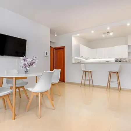 Luxurious Close To The Sea Apartment Rhodes City