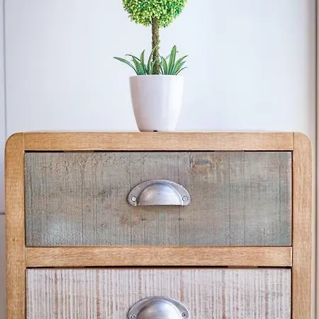 Luxurious Close To The Sea